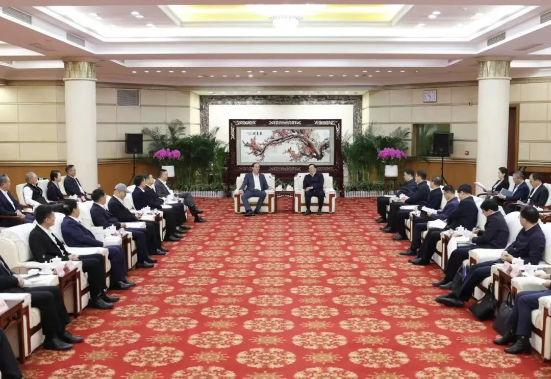米兰·(milan)中国官方网集团董事长李军受邀出席华中科技大学第十六届企业家论坛,并发表演讲