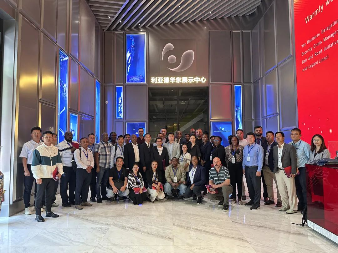 “一带一路”八国航空安保与危机管理商务考察团到访米兰·(milan)中国官方网·蓝硕，共探国际合作新机遇